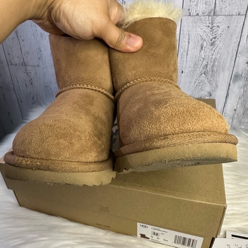 UGG kids mini bailey bow winter boots - Picture 6 of 14